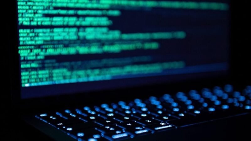 Google, OpenAI e mais de 100 empresas pedem ação global contra ataques cibernéticos com IA