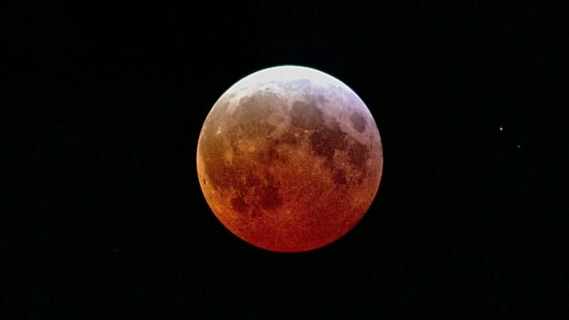 Eclipse lunar quase total vai pintar a Lua de vermelho; veja como observar